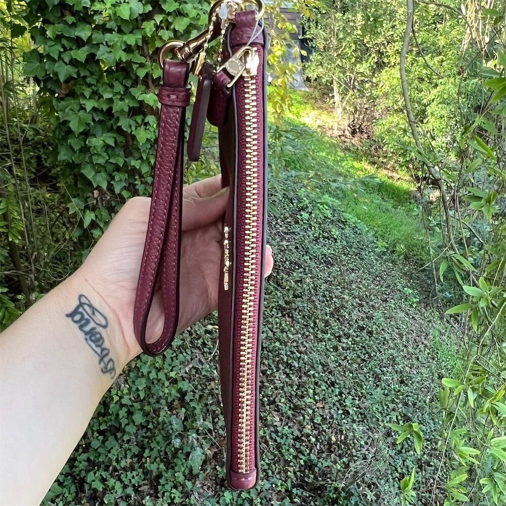 COACH Women's Pebble Leather Wristlet Wallet Vintage Mauve w Gold Hardware NWT - Picture 3 of 11